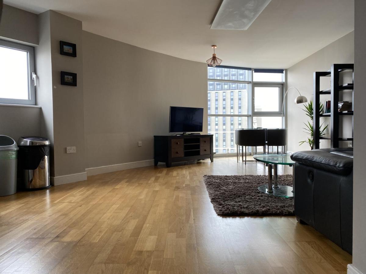 High View Serviced Apartment Cardiff Esterno foto