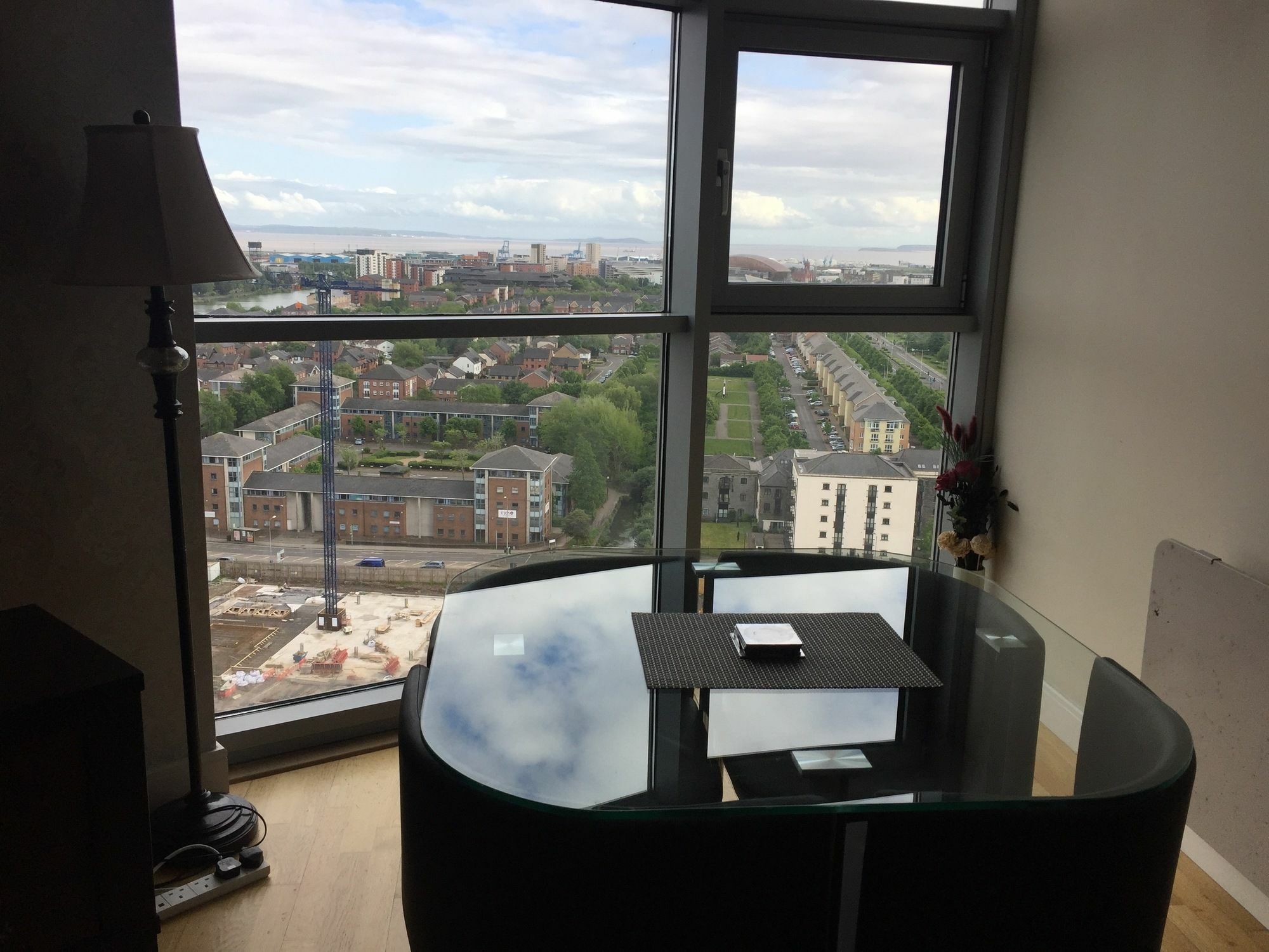 High View Serviced Apartment Cardiff Esterno foto